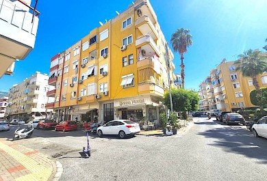 A comfortable and spacious 2+1 opportunity apartment in Damlataş Kleopatra, one of the most popular areas of Alanya! alanya 